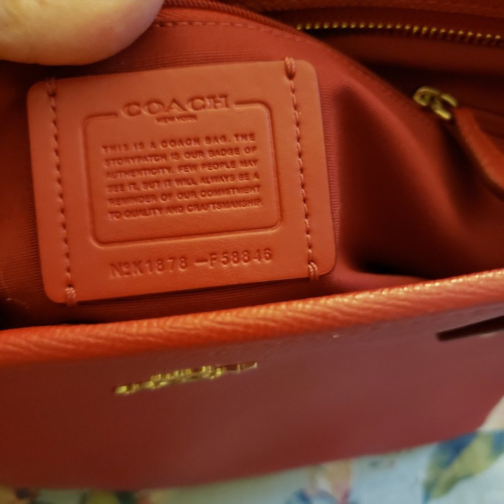 COACH TRUE RED PEBBLE LEATHER CITY TOTE - Picture 6 of 7